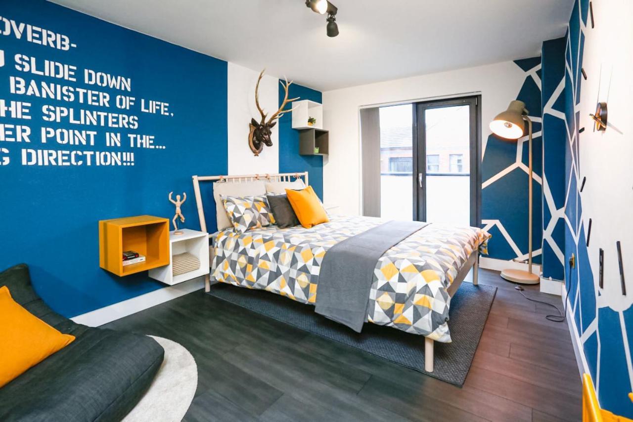 Funky City Apartment - Secure Parking - Wifi - Sleeps 6 - No Parties Belfast Bagian luar foto