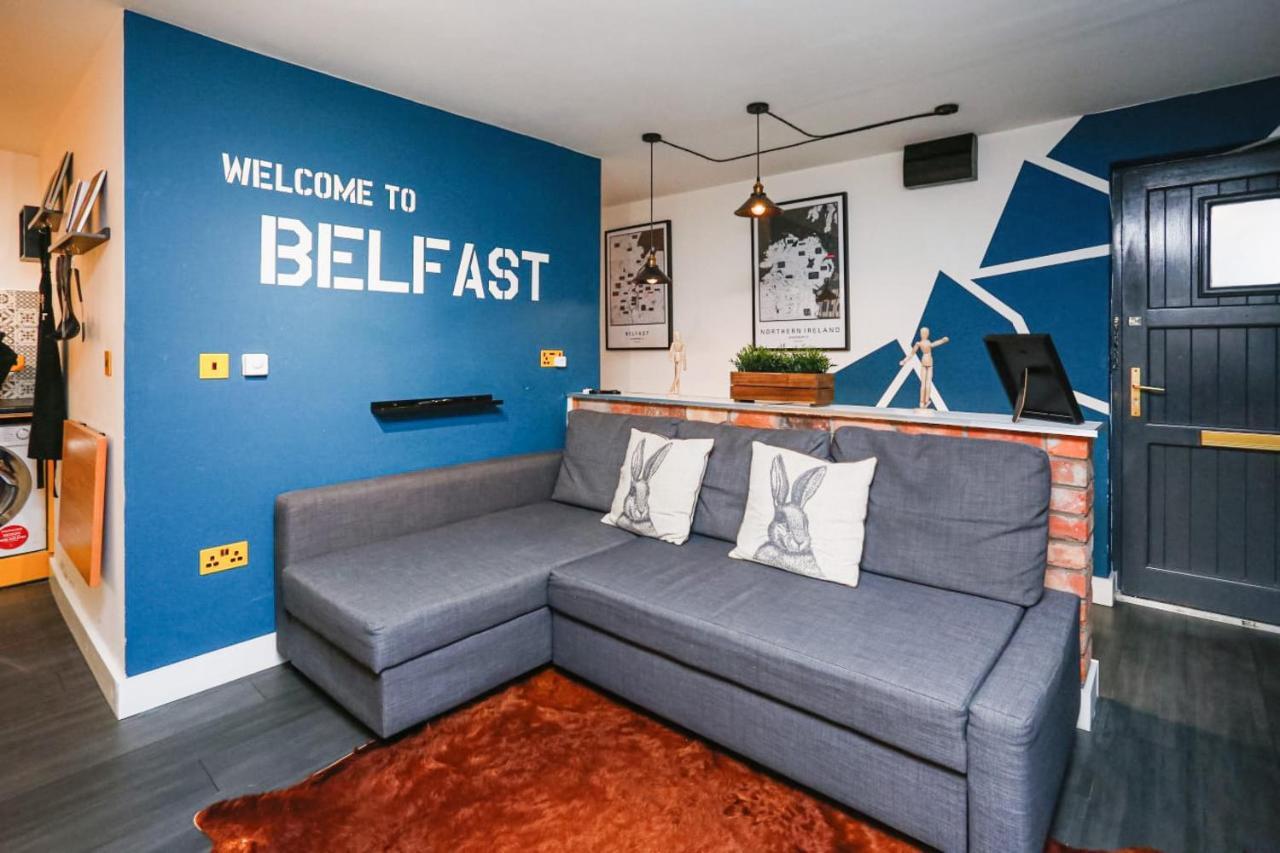 Funky City Apartment - Secure Parking - Wifi - Sleeps 6 - No Parties Belfast Bagian luar foto