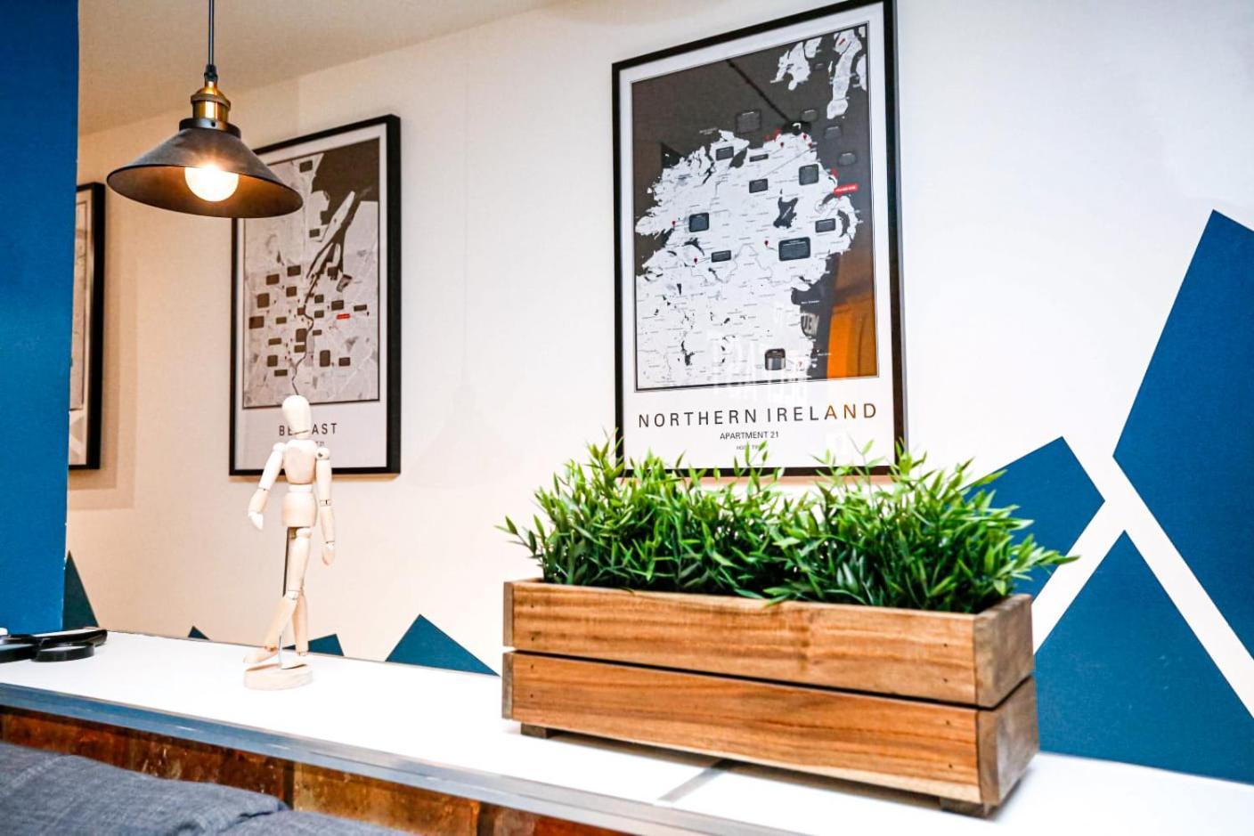 Funky City Apartment - Secure Parking - Wifi - Sleeps 6 - No Parties Belfast Bagian luar foto