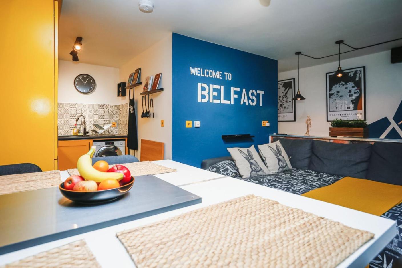 Funky City Apartment - Secure Parking - Wifi - Sleeps 6 - No Parties Belfast Bagian luar foto