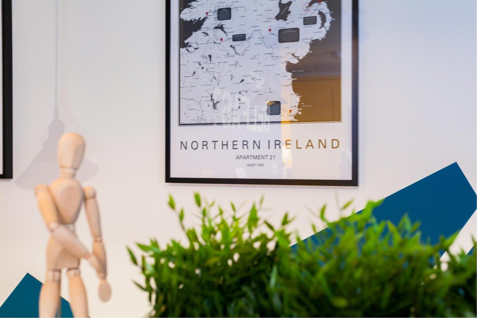 Funky City Apartment - Secure Parking - Wifi - Sleeps 6 - No Parties Belfast Bagian luar foto