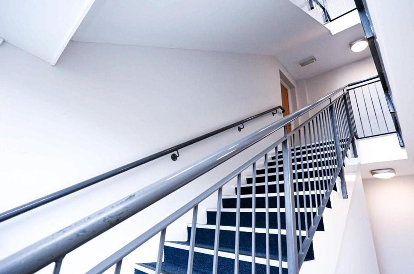 Funky City Apartment - Secure Parking - Wifi - Sleeps 6 - No Parties Belfast Bagian luar foto