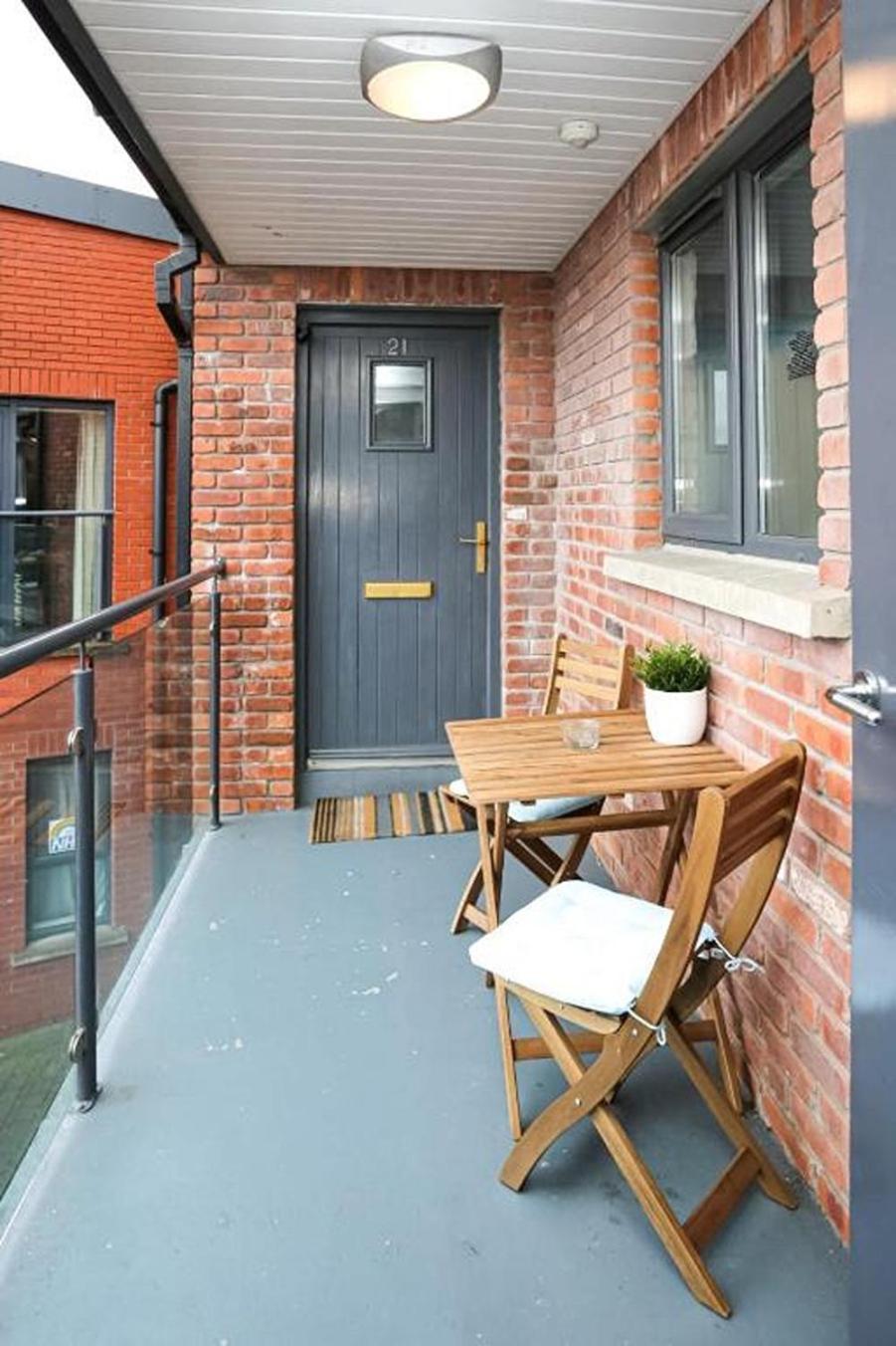 Funky City Apartment - Secure Parking - Wifi - Sleeps 6 - No Parties Belfast Bagian luar foto
