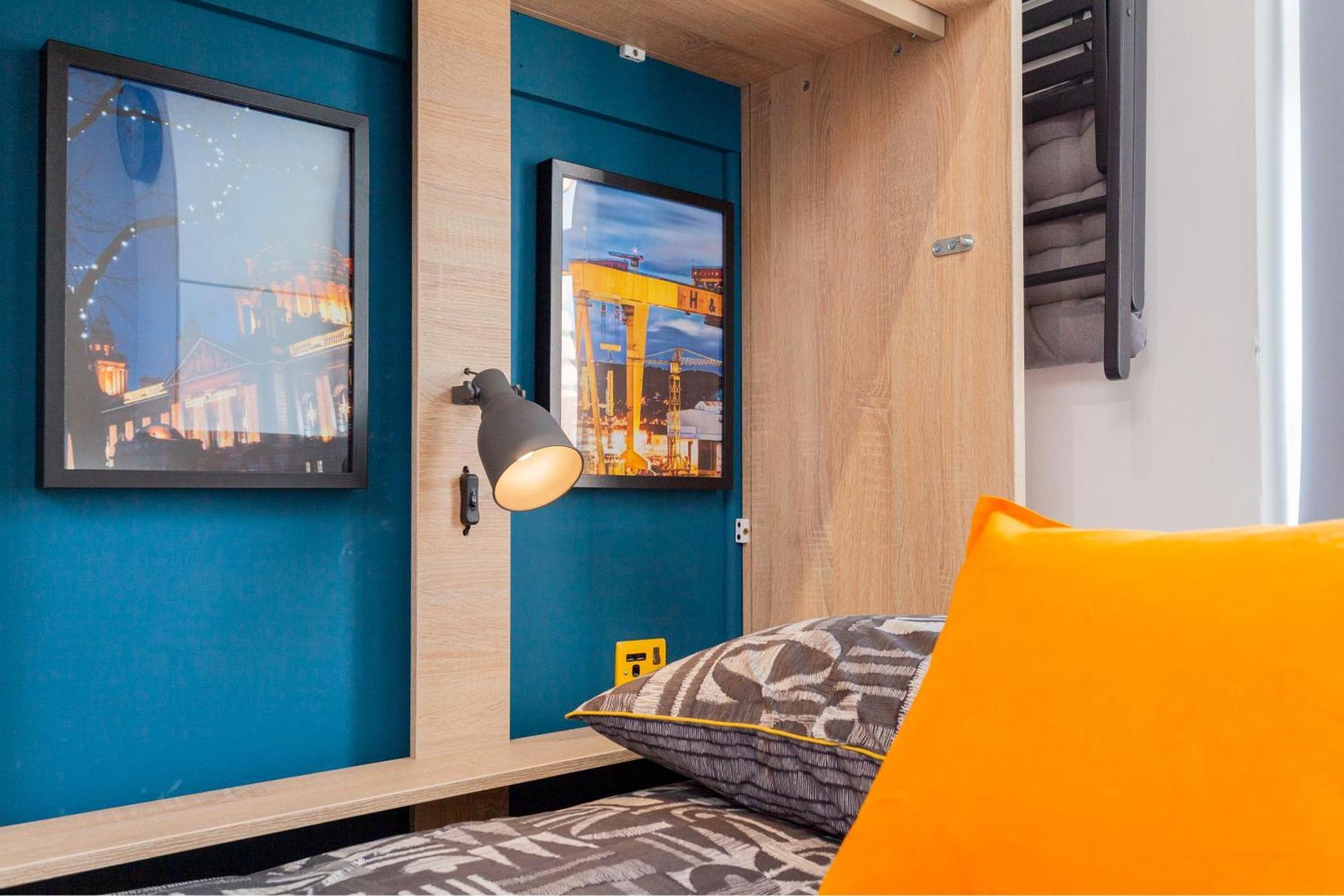 Funky City Apartment - Secure Parking - Wifi - Sleeps 6 - No Parties Belfast Bagian luar foto